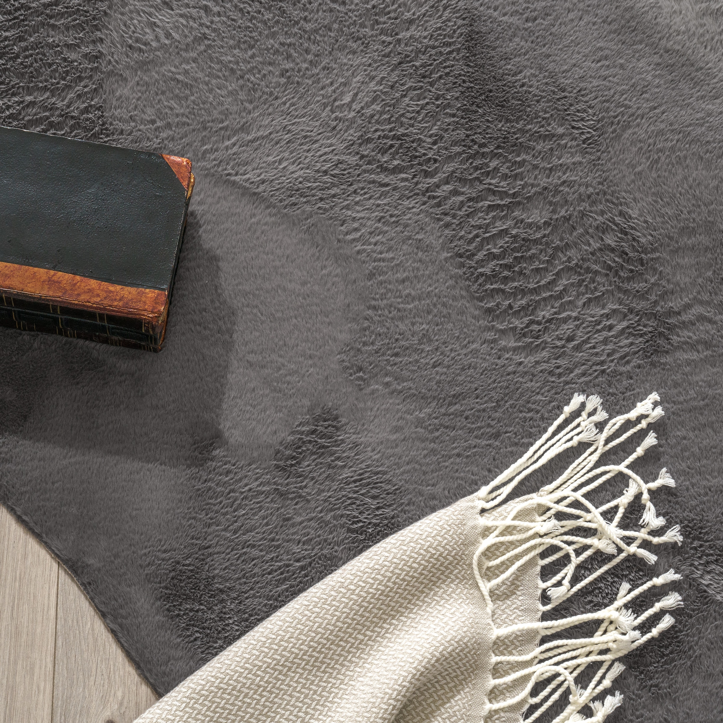 Paco Home Fellteppich »Pelt 640« fellförmig 16 mm Höhe Kunstfell, Uni Farben, sehr weicher Flor