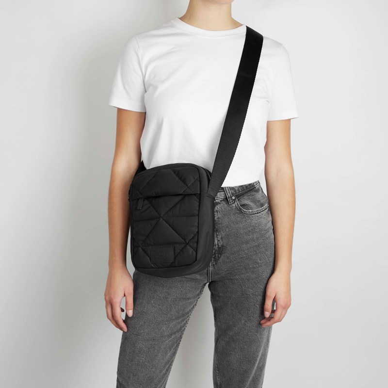 Markberg<br>Crossbody Clover Diamond Puf