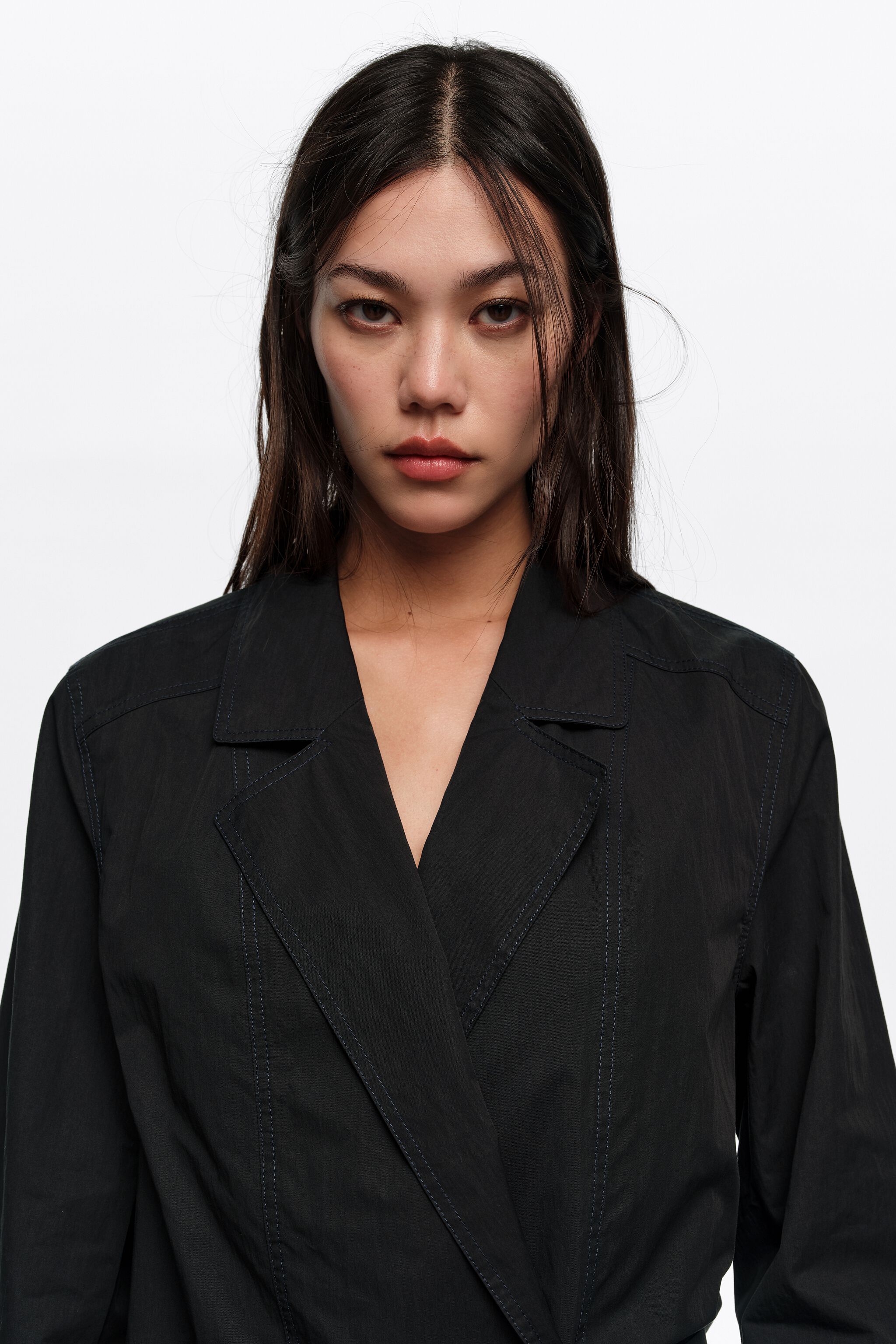 Blazer preto de alfaiataria com pesponto