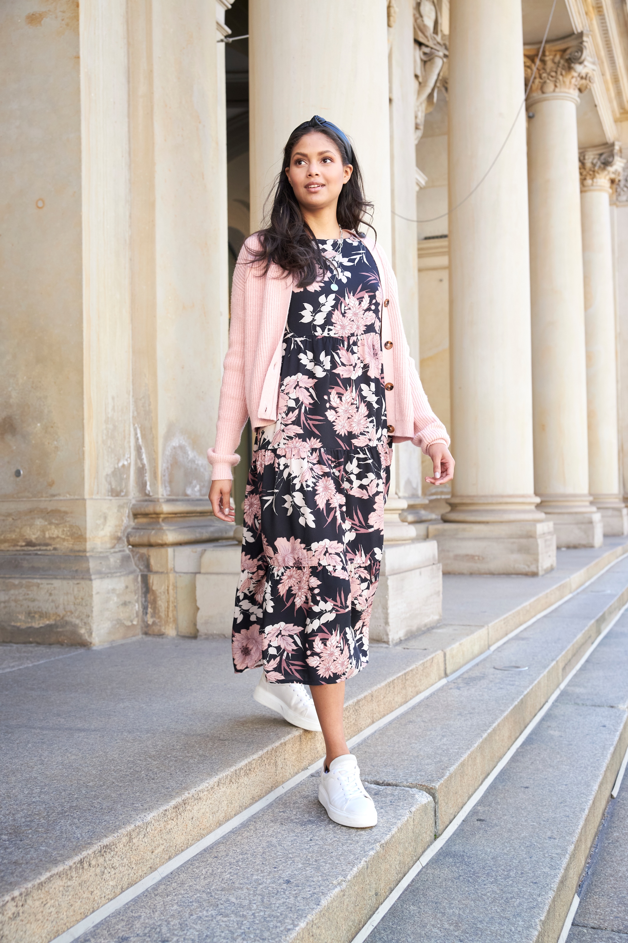 Laura Scott Strickjacke aus Grobstrick, perfekt für den Übergang