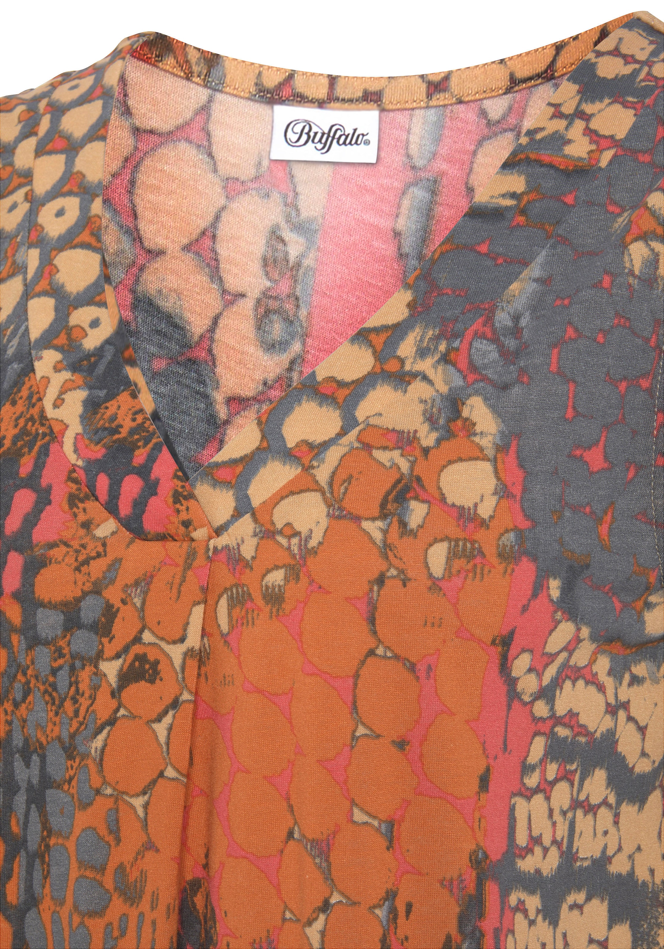 Buffalo Strandtop , mit Animalprint, sommerliches Blusentop mit V-Ausschnitt