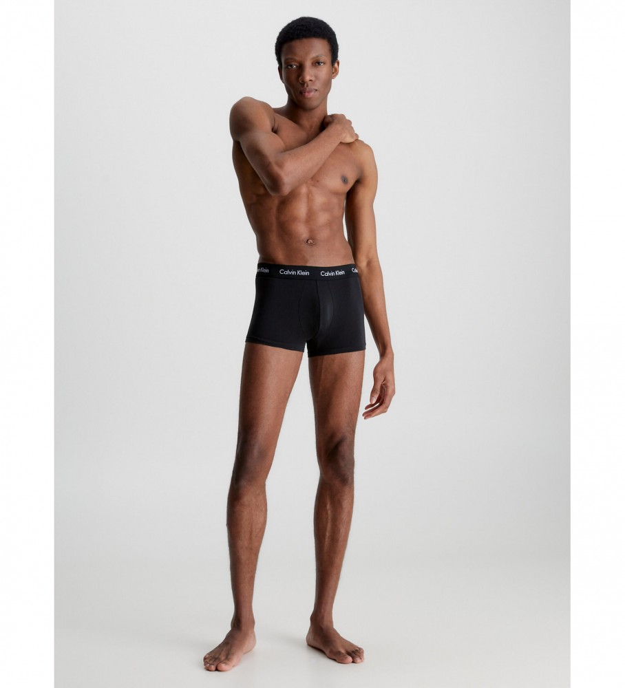 Cuecas boxer Calvin Klein de cintura baixa, em algodão elástico, pacote com 3 unidades, pretas.
