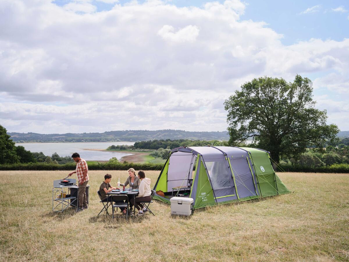 Coleman Victoria Falls 4 BlackOut Fastpitch tunneltent
