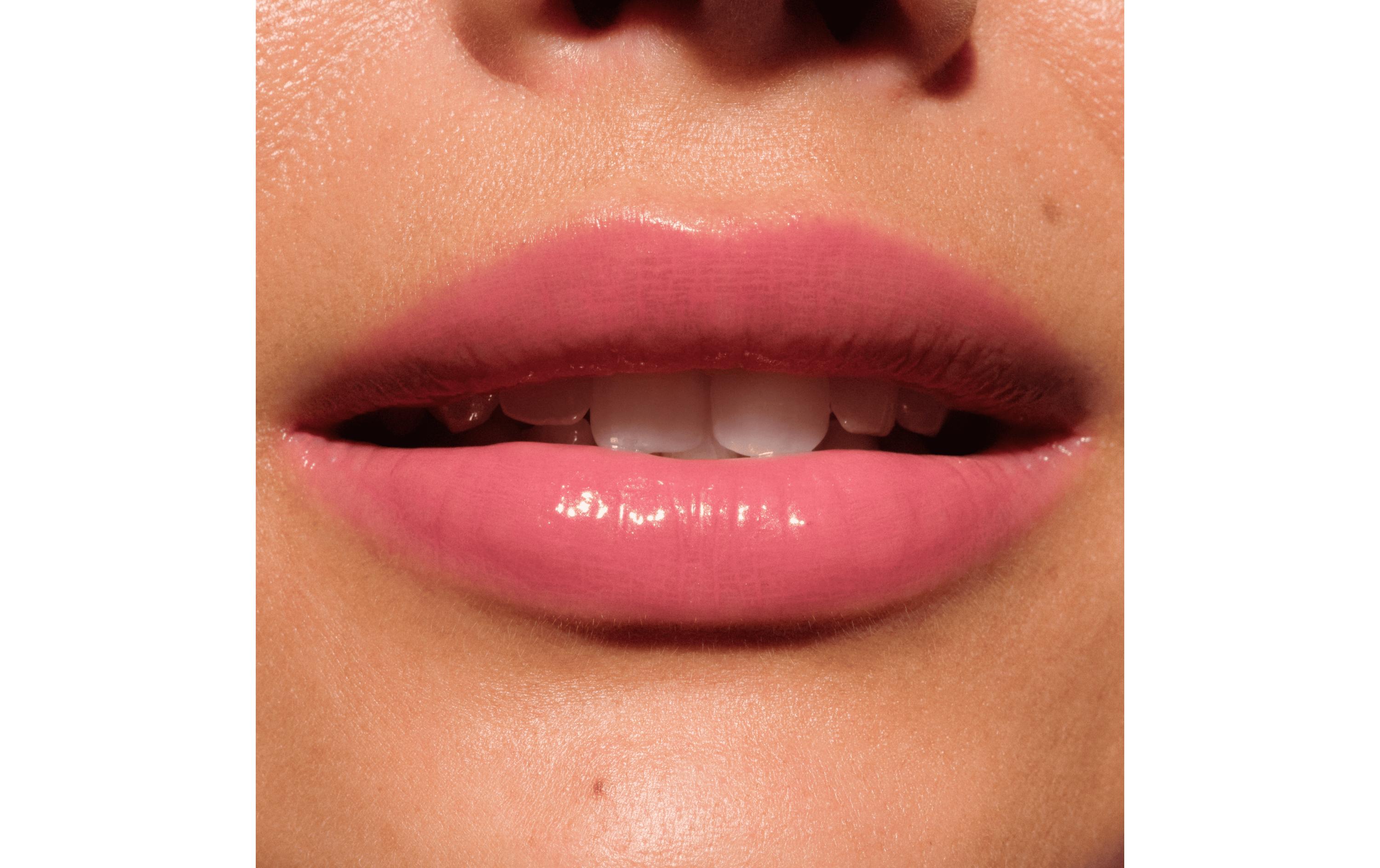 Lip Gloss Butter Drippin' Glossy 030 Butter TogetherFeuchtigkeitsspendender, glänzender Lippenbalsam in zartem Rosa