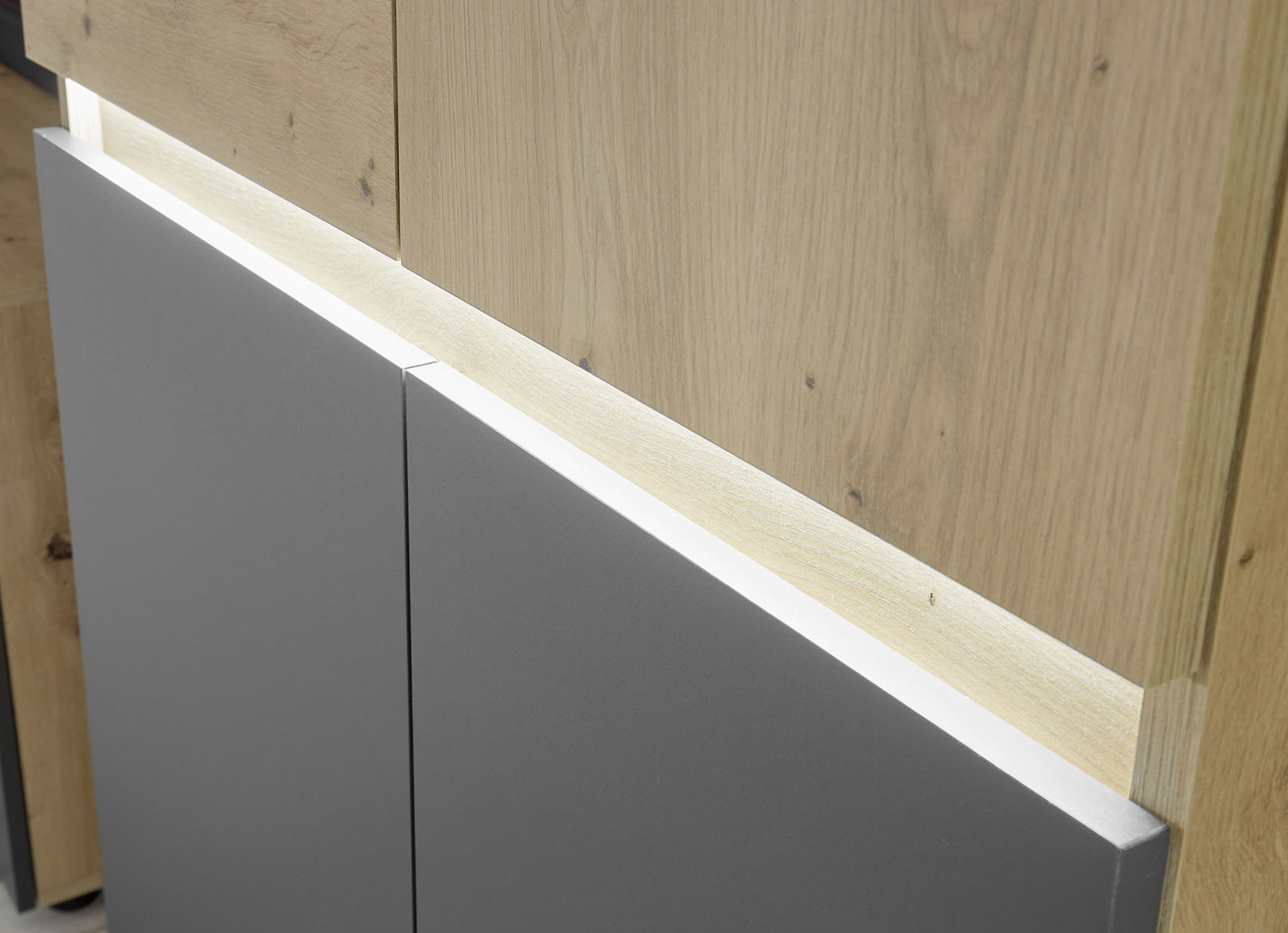 Möbelprogramm mit hochwertigen MDF-Fronten und Softclose