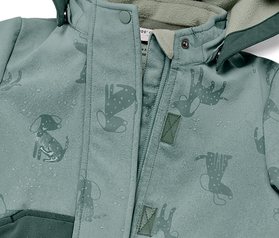 Kinder-Softshelljacke mit Farbwechsel bei Regen, grün