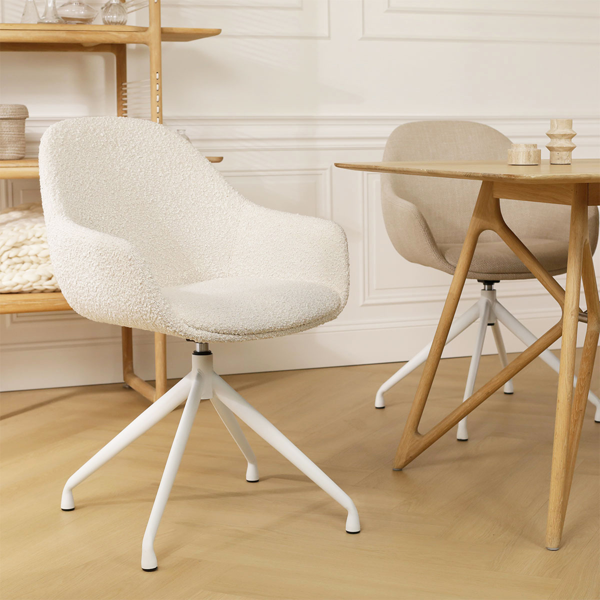 Eetkamerstoel Nola-Mae draaibaar bouclé beige wit set van 2