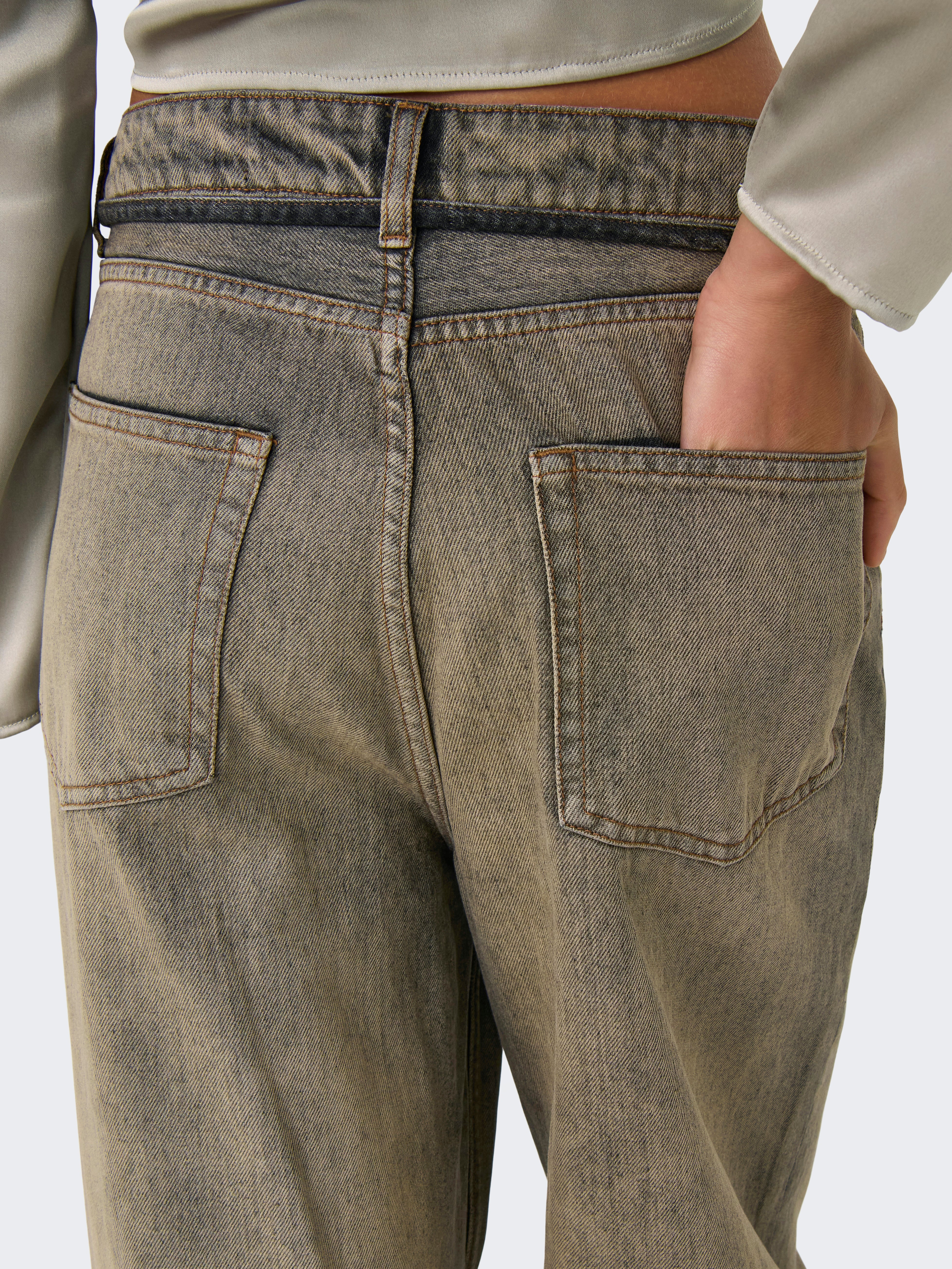 ONLBLEECKER Mittlere Taille Locker geschnitten Jeans Washed Black