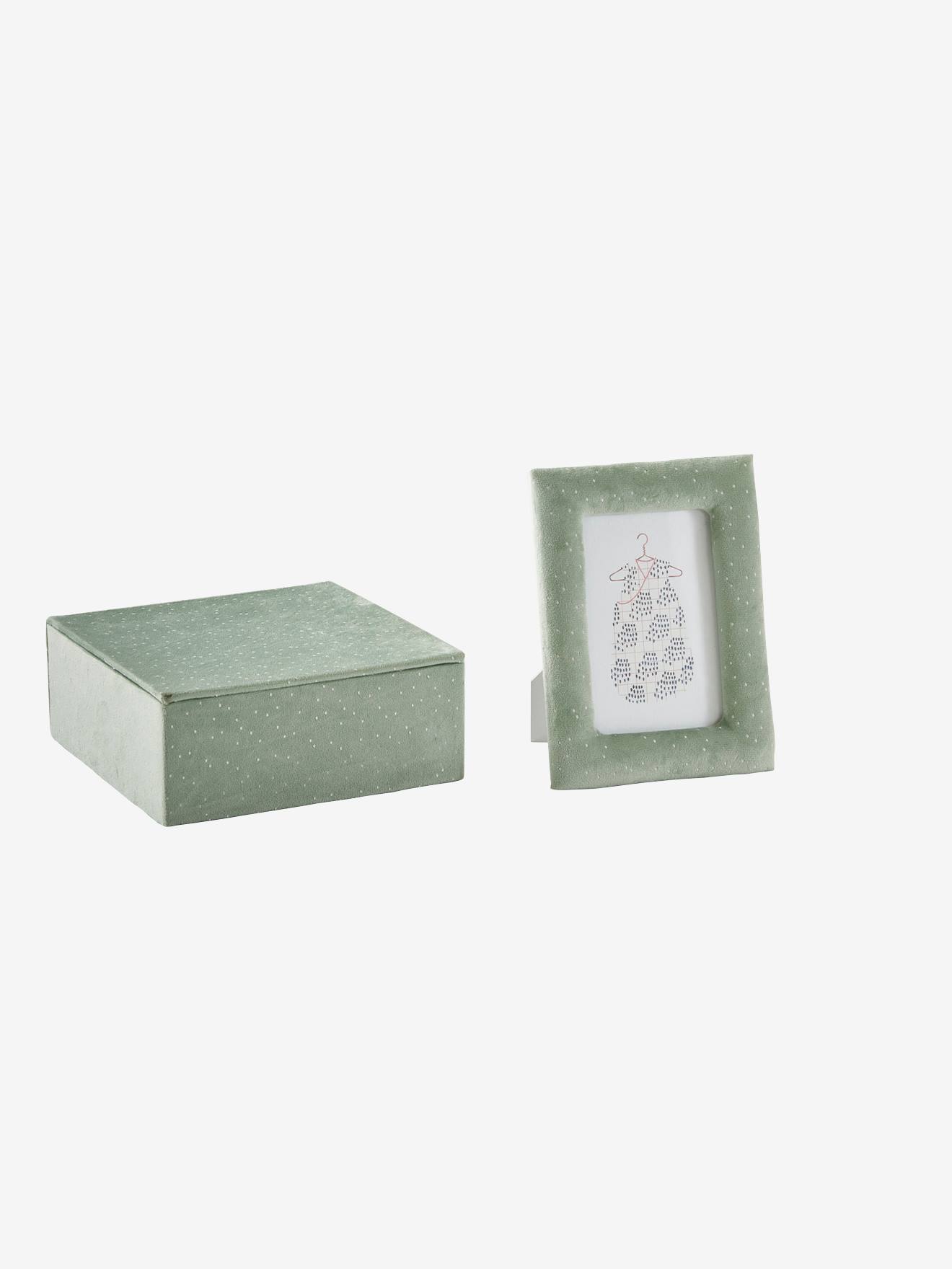Conjunto para presente com moldura + caixa lisa de veludo verde claro com compartimentos e motivos.