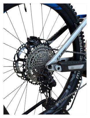 Produit reconditionné . Cube Stereo Hybrid 160 Action Team 625 XT 2021 . VTT électrique . Cube . très bon état
