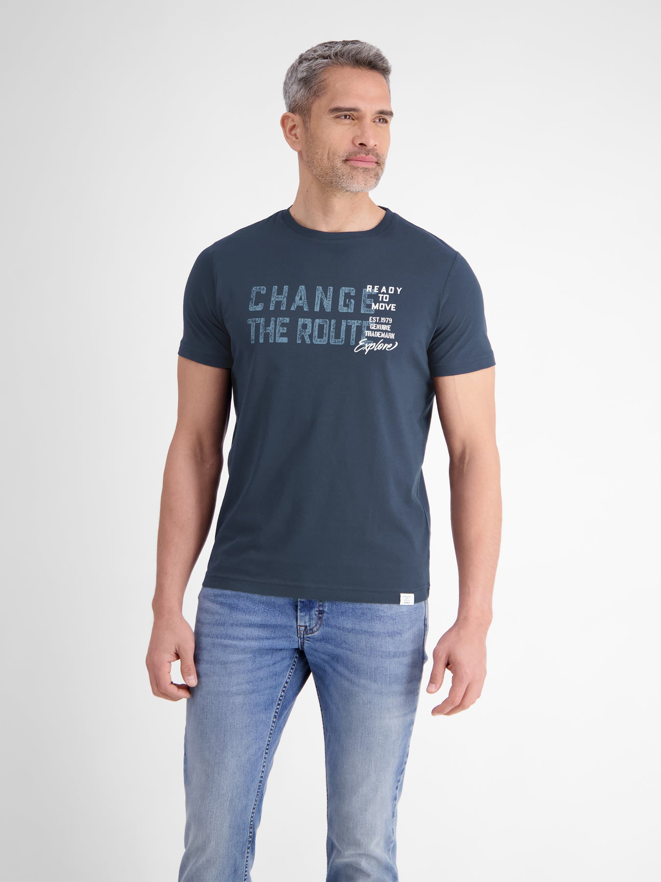 Unifarbenes T-Shirt mit Print