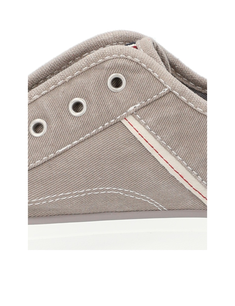 Canvas Sneaker