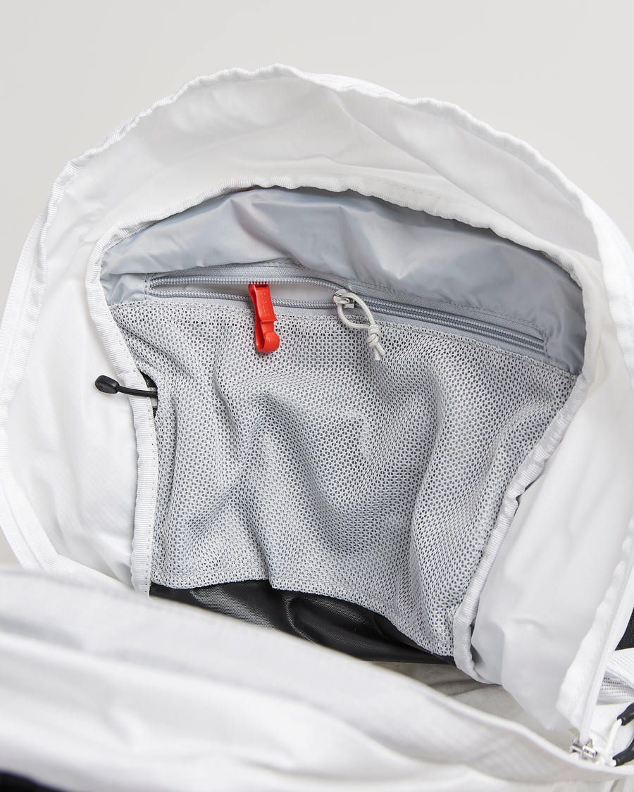 Osprey Talon 22 White/Black