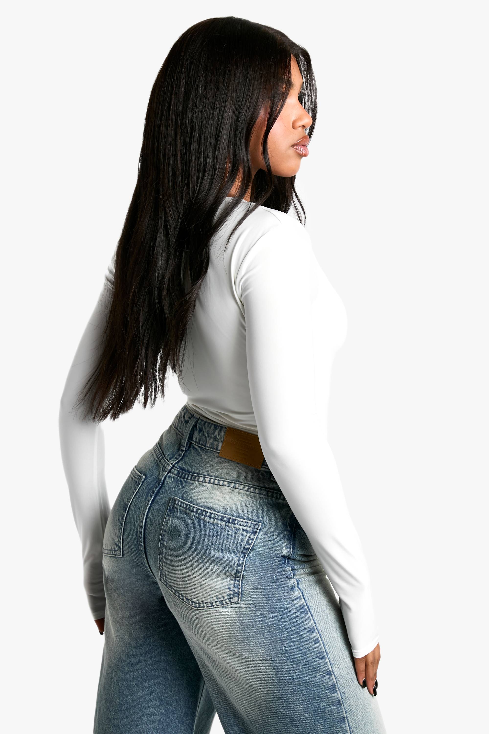 boohoo Double couche en tissu fluide avec décolleté plongeant à l’avant et manches longues