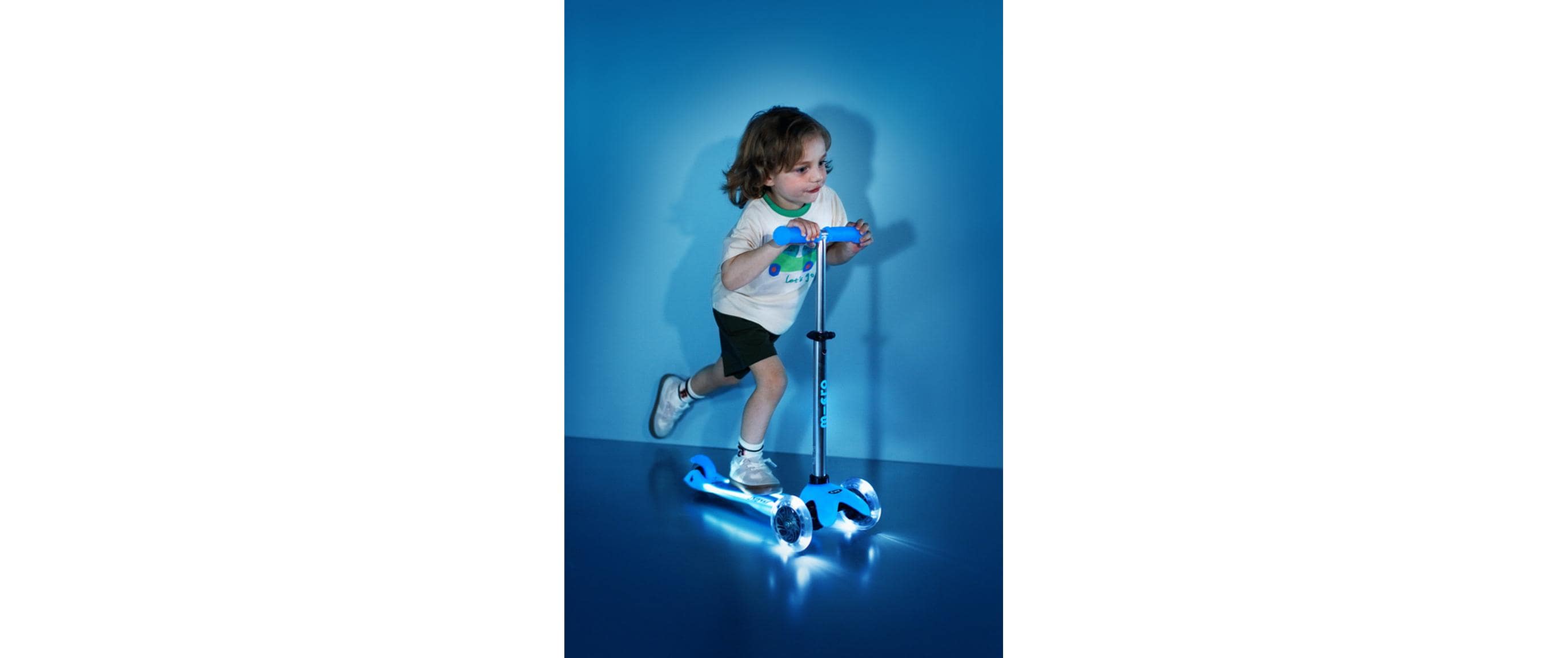 Kickboard Mini Micro Deluxe Glow Plus LED Blau<br>Scooter für Kinder