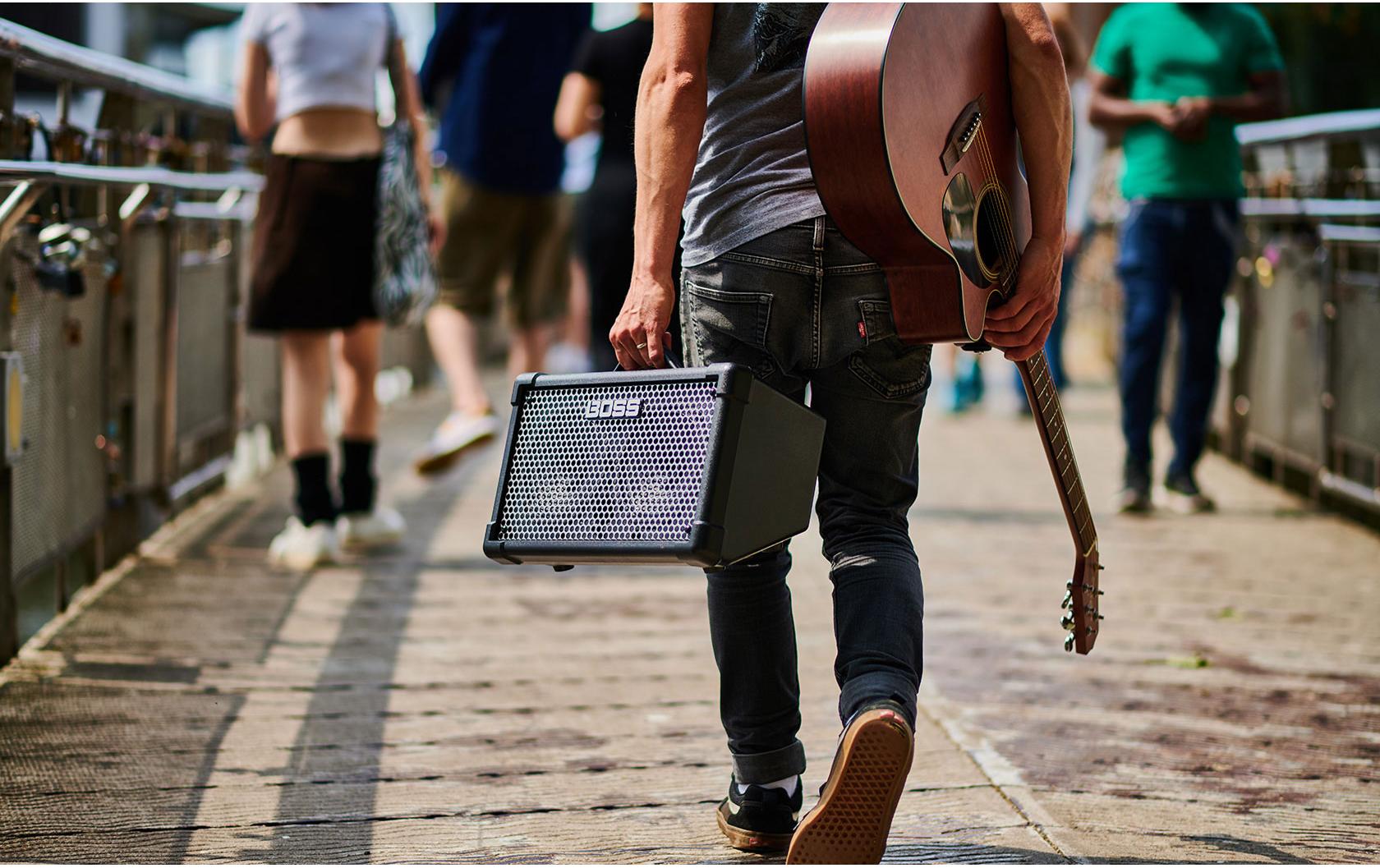 Combo CUBE Street II Schwarz<br>Batteriebetriebener Stereoverstärker, speziell für den Ausseneinsatz entwickelt