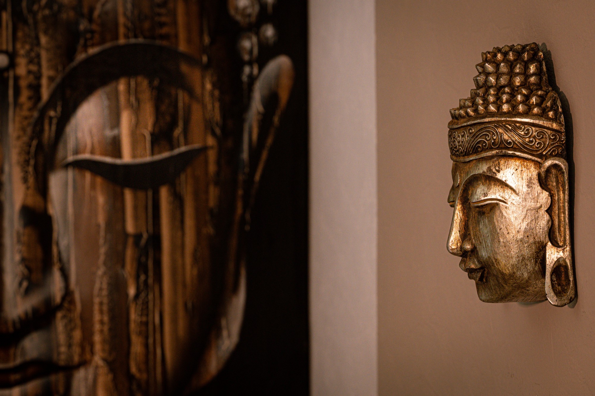 Buddha Maske, antik gold, H 25 cm, B 20 cm, L 10 cm von fischer's lagerhaus
