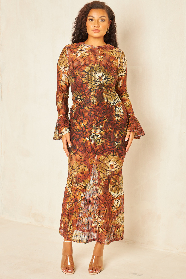 Robe longue marron à chevrons en crochet