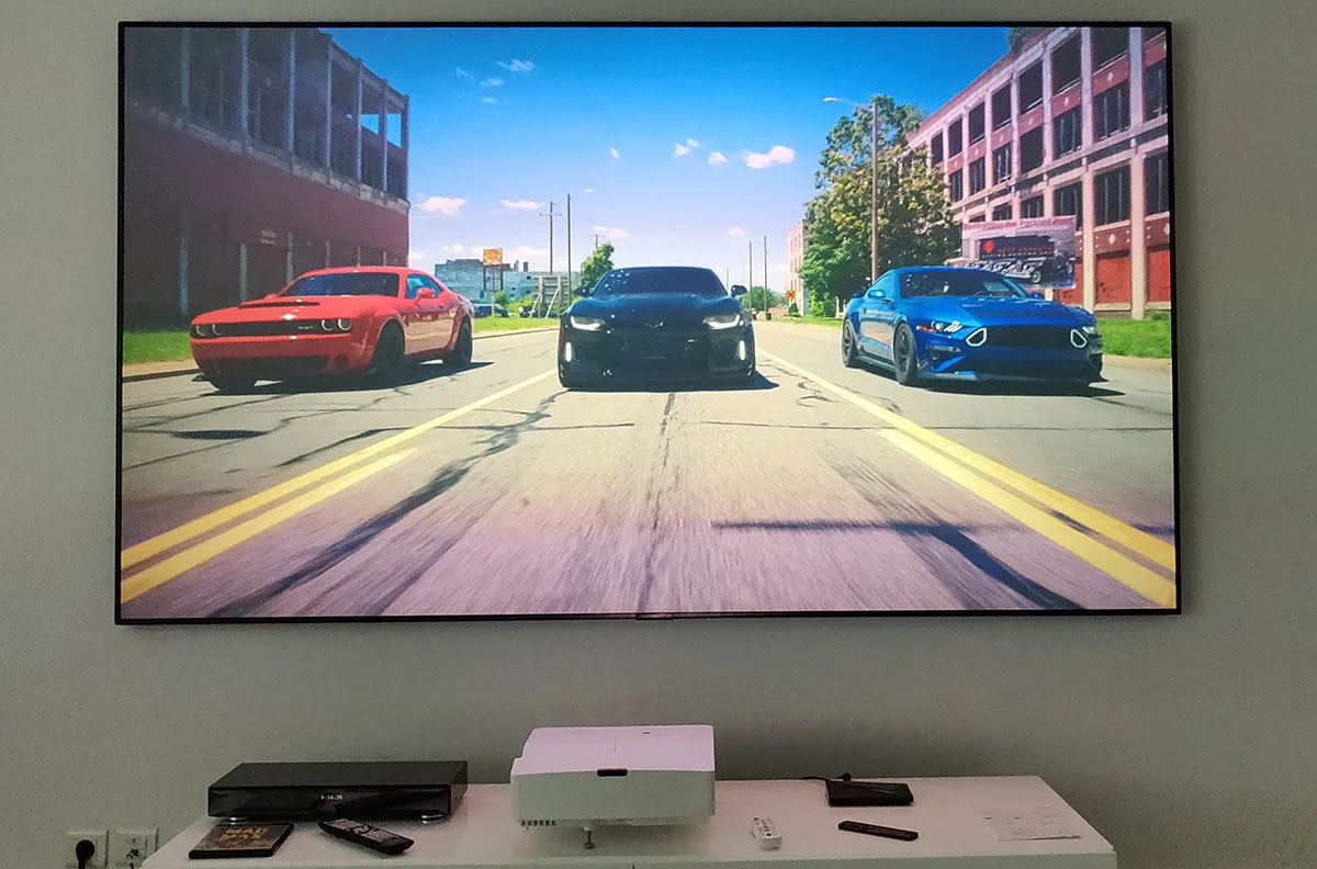 Lumene Movie Palace UHD 4K Extra Bright UST 270C (16:9) Écrans de projection ultra courte focale