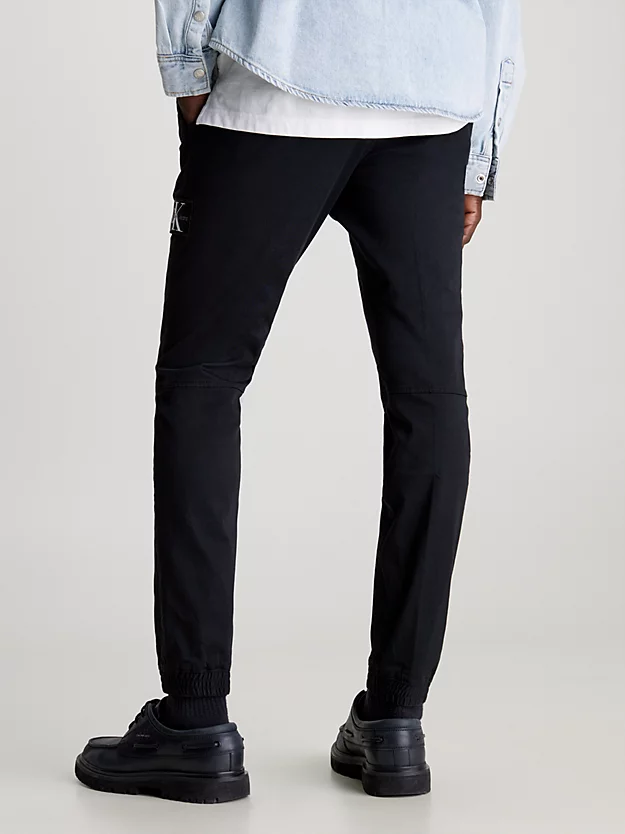 Calças chino skinny em sarja de algodão