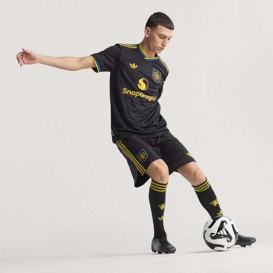 adidas Manchester United Authentic 3rd Shirt