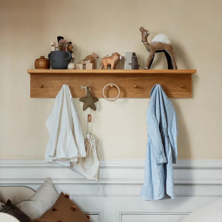 Ferm Living - Place Wandregal mit 7 Haken, L 105 cm, Eiche