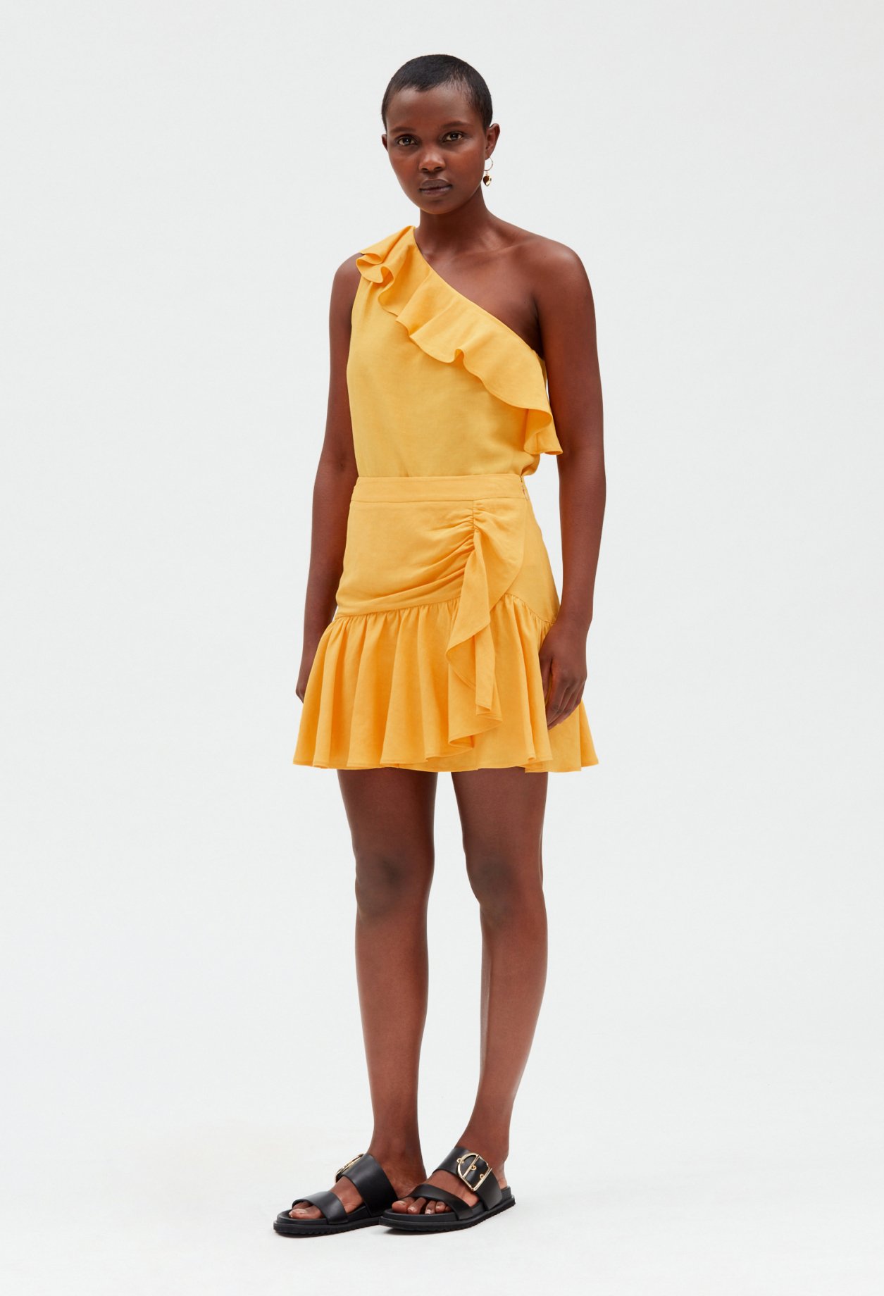 Top asymetrique jaune