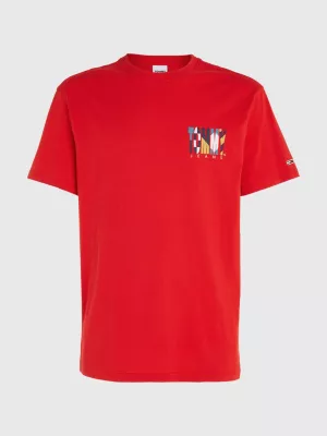 Camiseta clássica com logo nas costas e modelagem ajustada