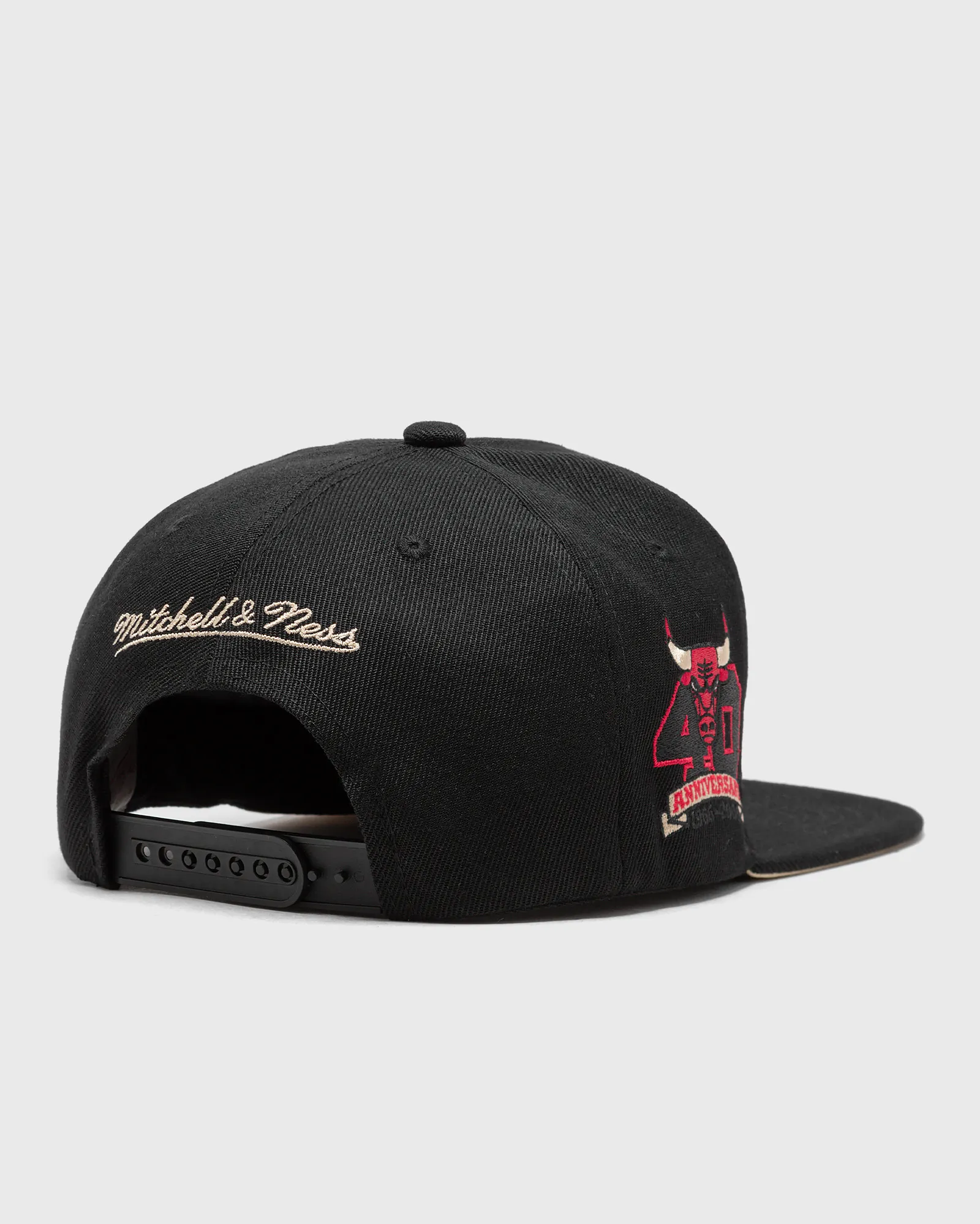 Mitchell & Ness NBA WITH LOVE SNAPBACK BULLS