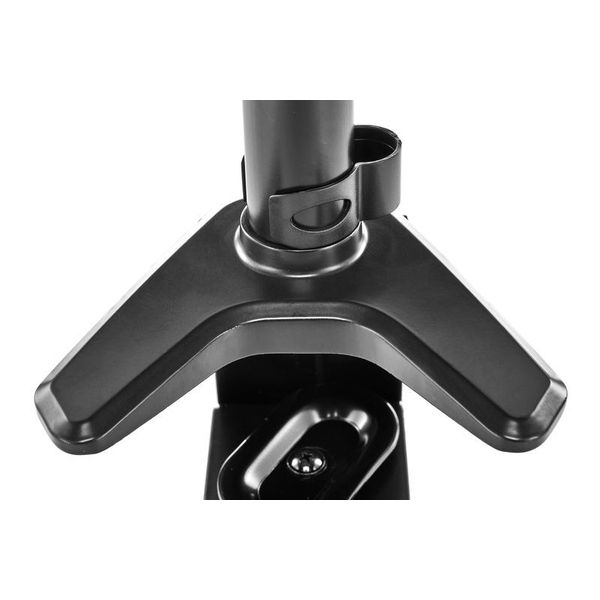K&M 23878 Triple monitor mount