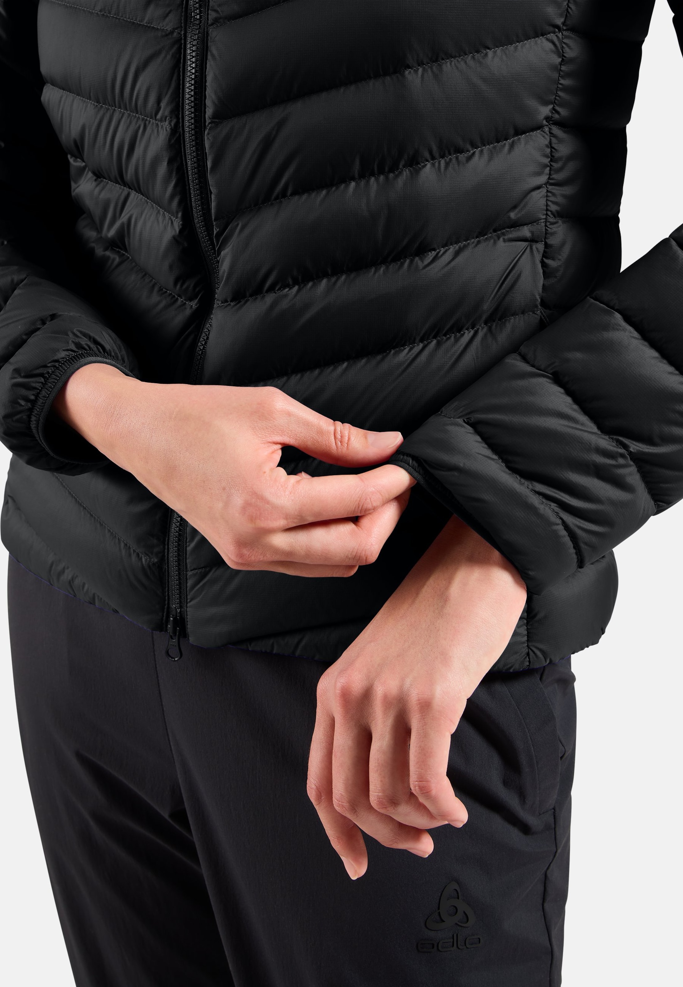 Kompakte X-Alp Daunenjacke mit Kapuze 2.0 in black