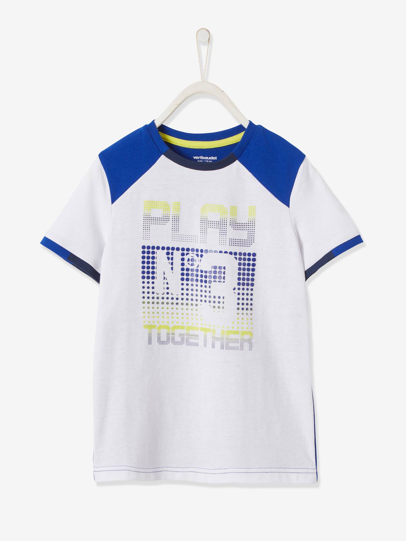 Camiseta esportiva bicolor em tecido técnico com detalhes em efeito pixelado, para meninos, lisa branca com estampas.