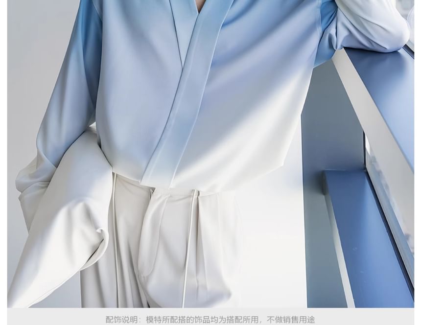 CHIC ERRO - Shirt met lange mouwen, V-hals en kraag en kleurverloop