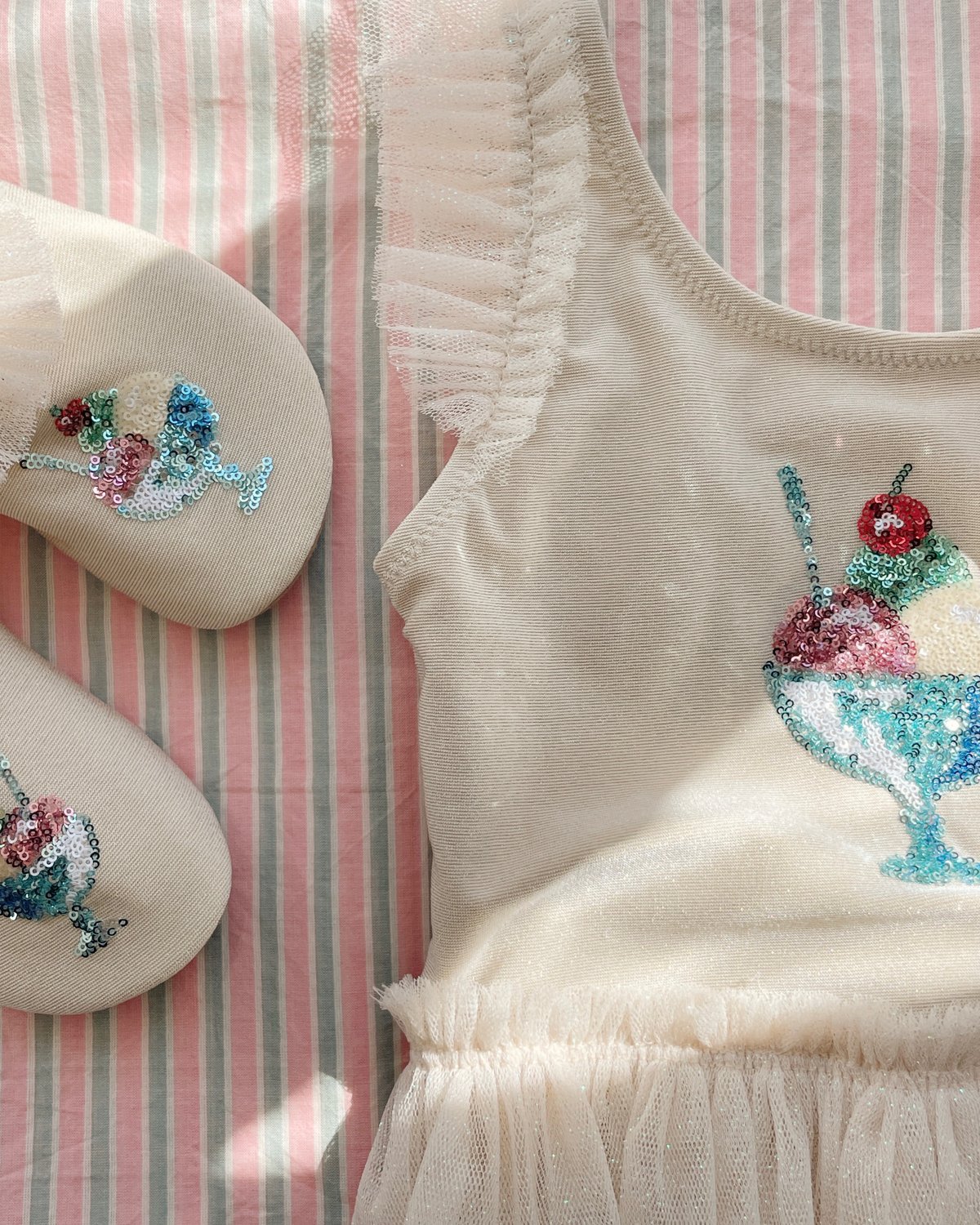 Badesko med Volang – Sklisikker Såle | Amandine Frill Shoes