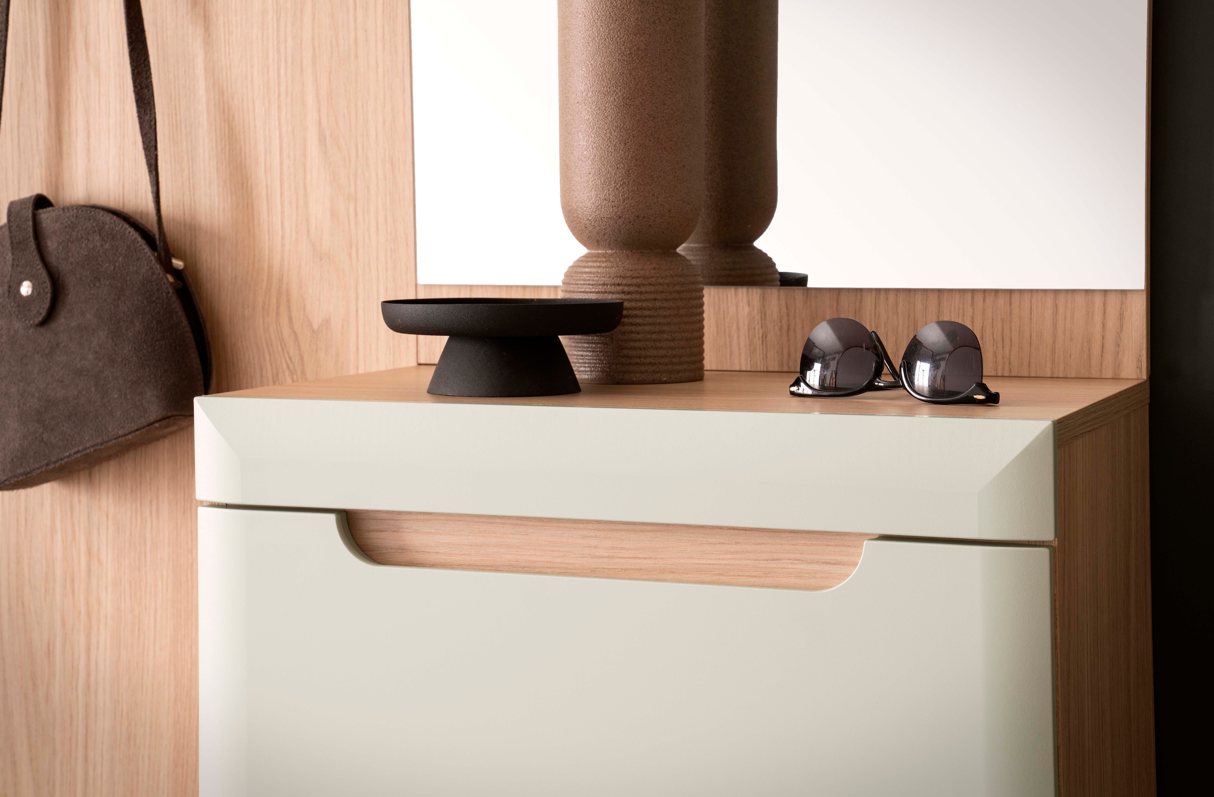 Home affaire Kompaktgarderobe »Torge, Garderobe mit Stauraum, Garderobenschrank im Scandic Design« in zwei Farben, viel Stauraum, 107 cm breit, für kleine Räume geeignet