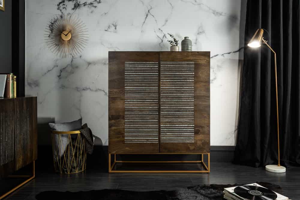 Massives Highboard ONYX 120cm dunkelbraun Mangoholz Edelstein Achat gold Metallgestell