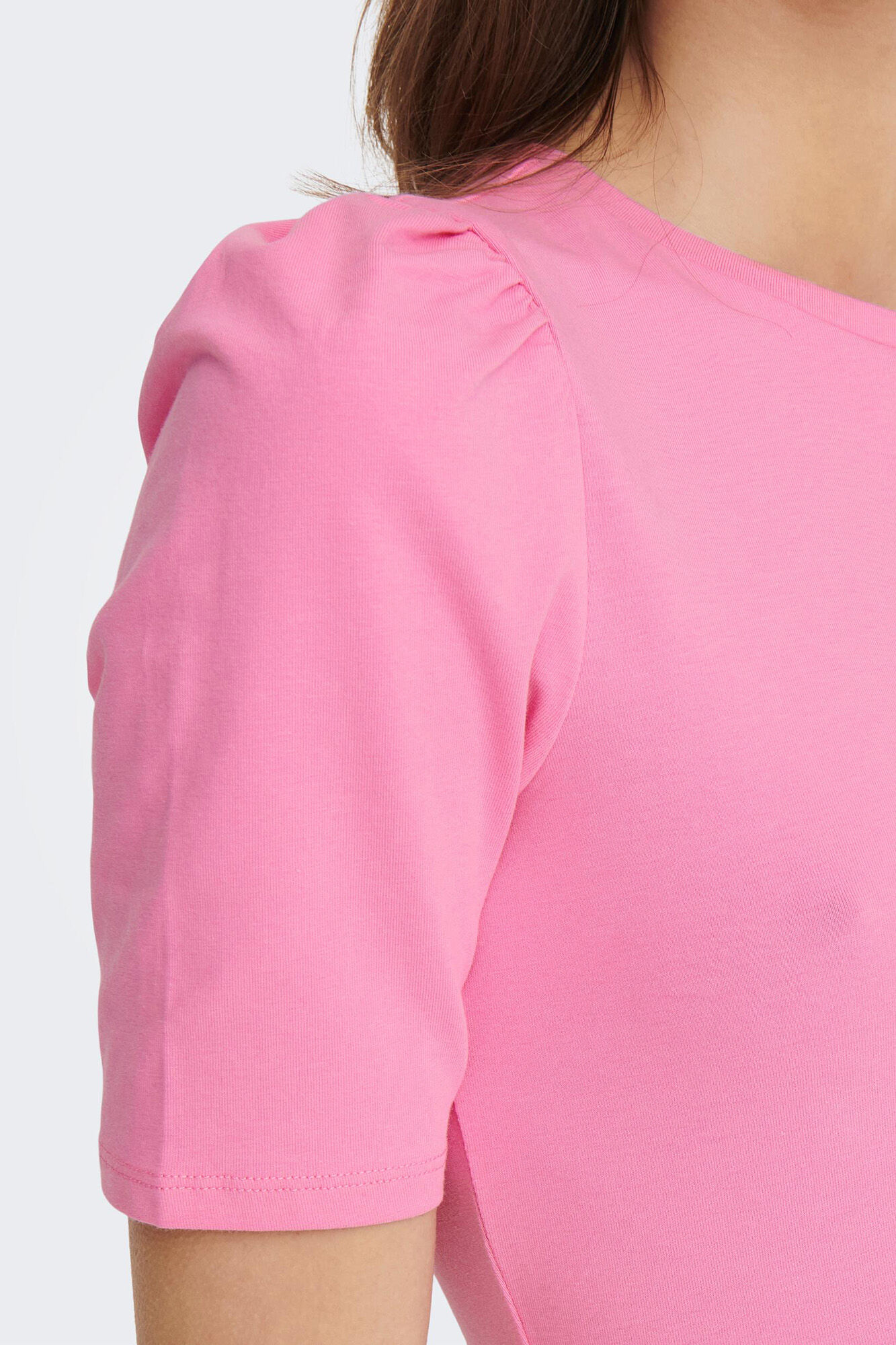 Camiseta com mangas bufantes