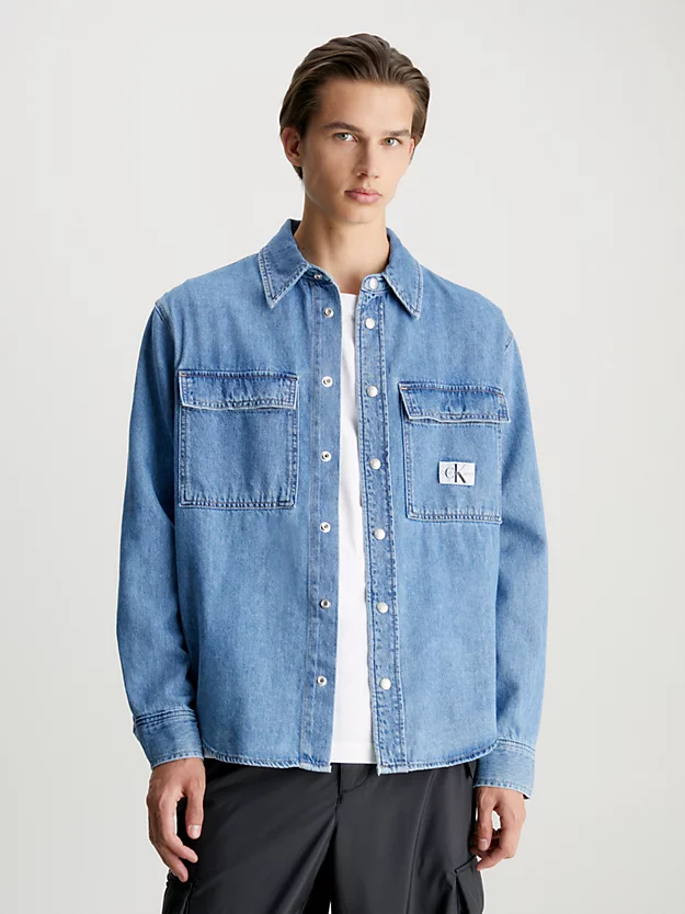 Camisa jeans de corte folgado