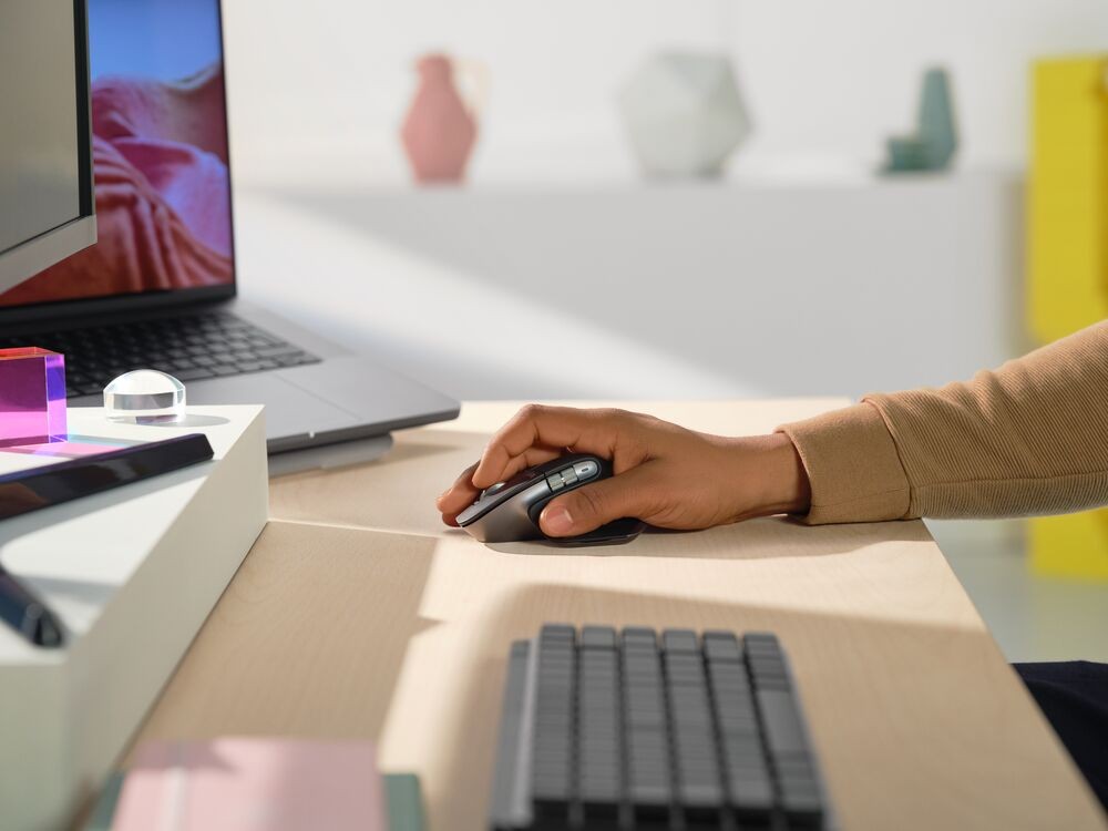 Logitech - MX Mechanical Wireless Illuminated Keyboard - Nordic - Tactile Switch