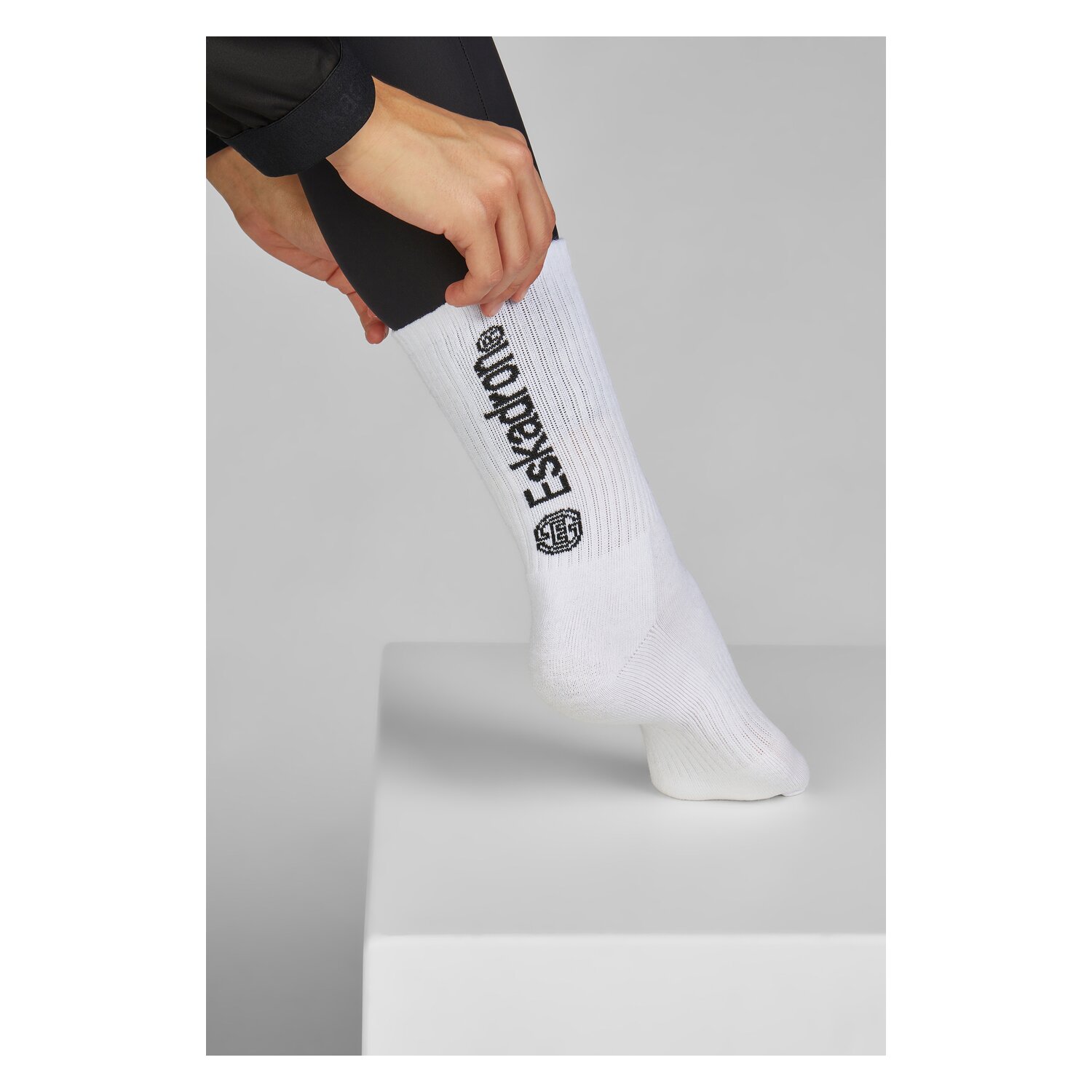 ESKADRON Dynamic Sporty Socks  - white