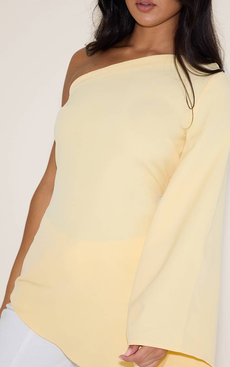 Butter Yellow Haut Long Tissé Asymétrique À Manche Évasée