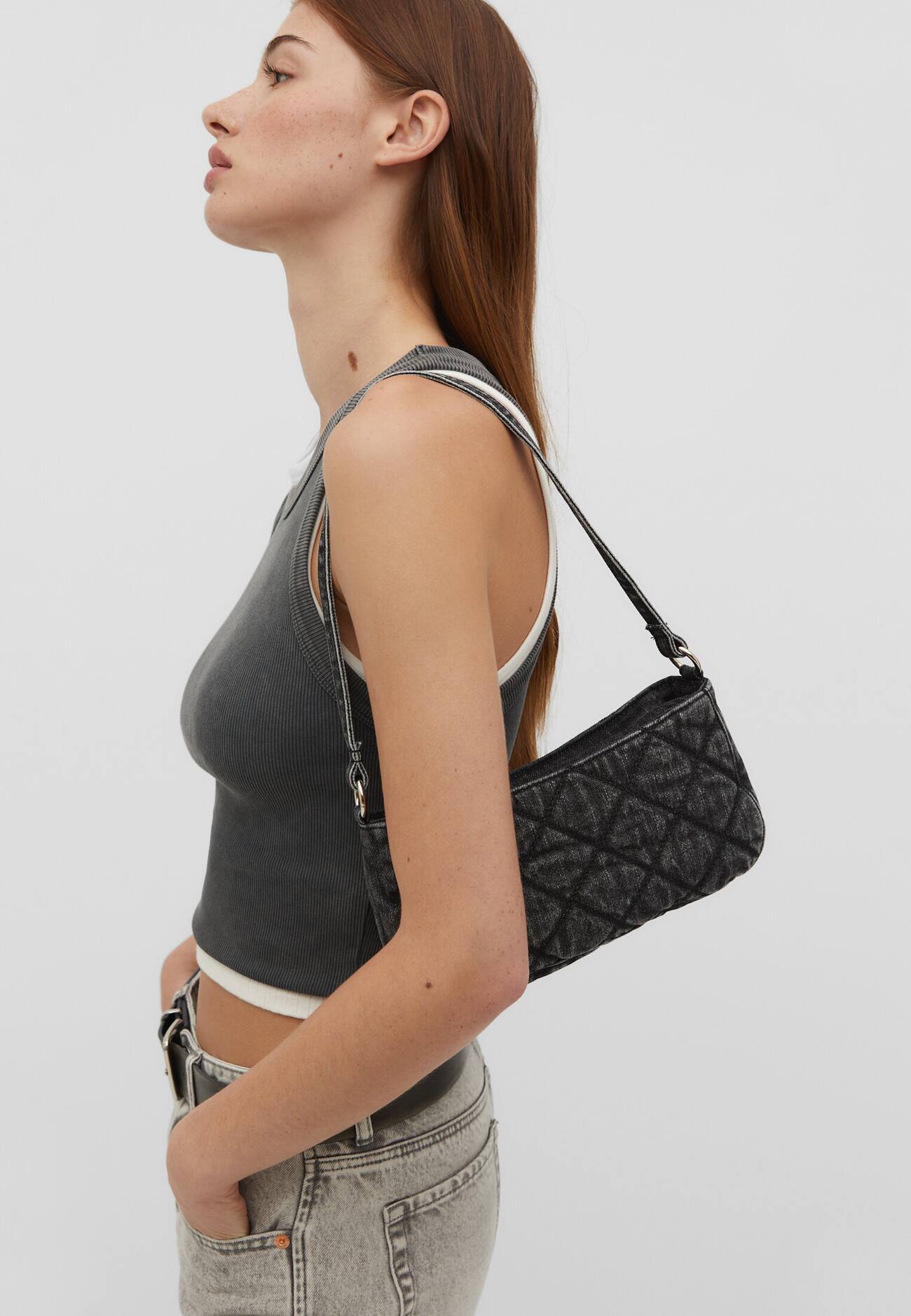 Bolsa de ombro em jeans acolchoado