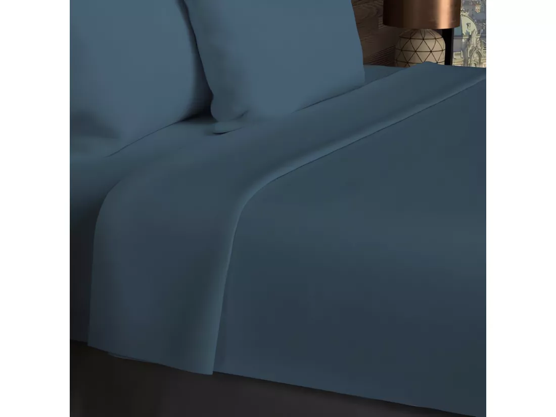 Drap plat en coton 57 fils 180x290 cm UNI bleu canard, par Soleil d'ocre