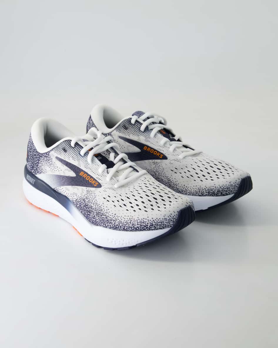 Brooks Ghost Sportschuhe in Weiß