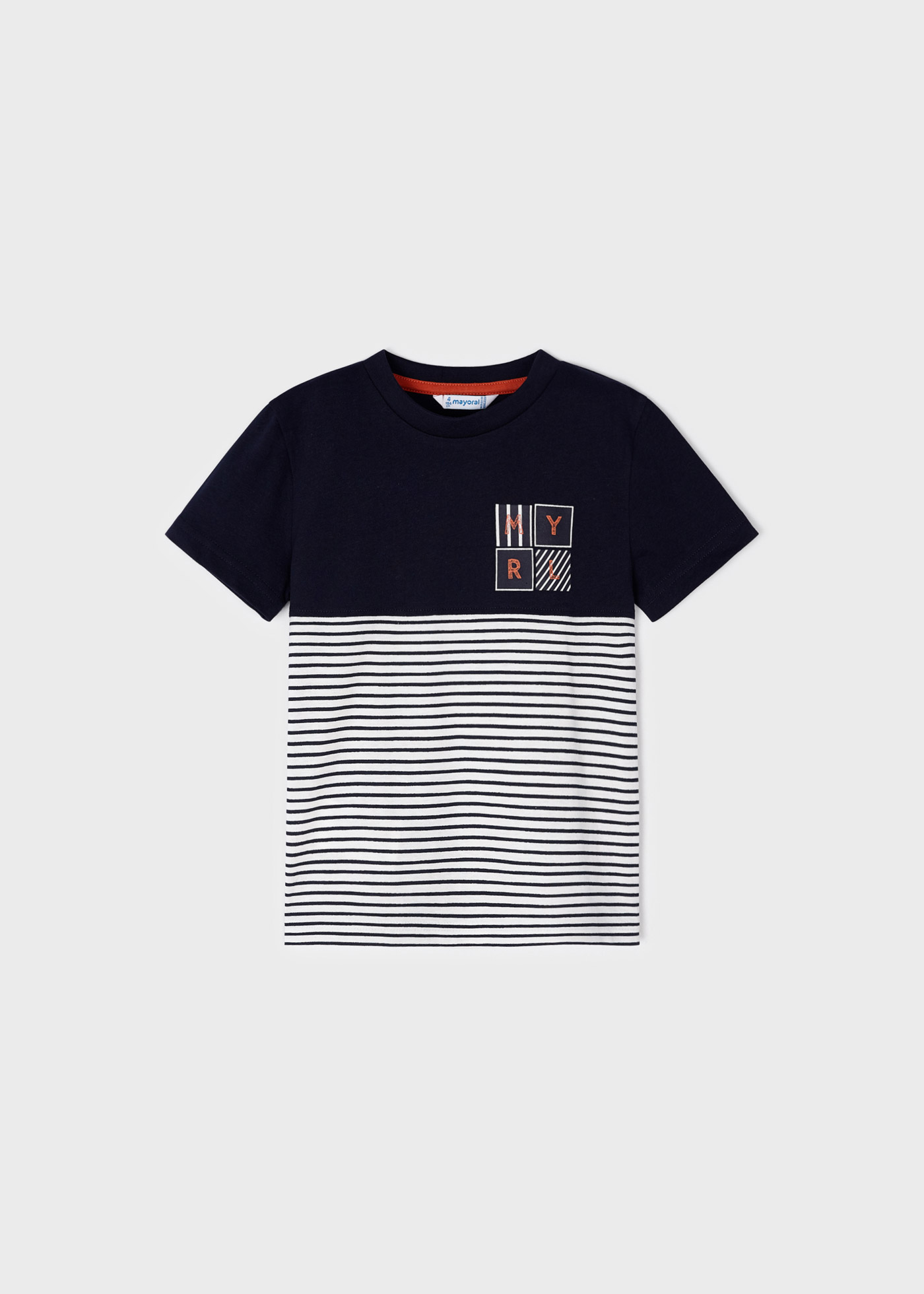 Camiseta infantil masculina de algodão sustentável com estampa listrada