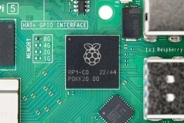 Raspberry Pi 5 Model B - Enkelttavle-computer - Broadcom BCM2712 / 2.4 GHz - RAM 16 GB - 802.11a/b/g/n/ac, Bluetooth 5.0