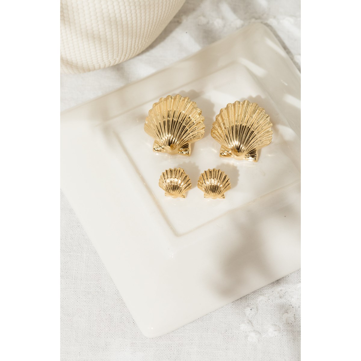 maxi boucles d'oreilles puces coquillages doré à l'or fin - NÉRÉE