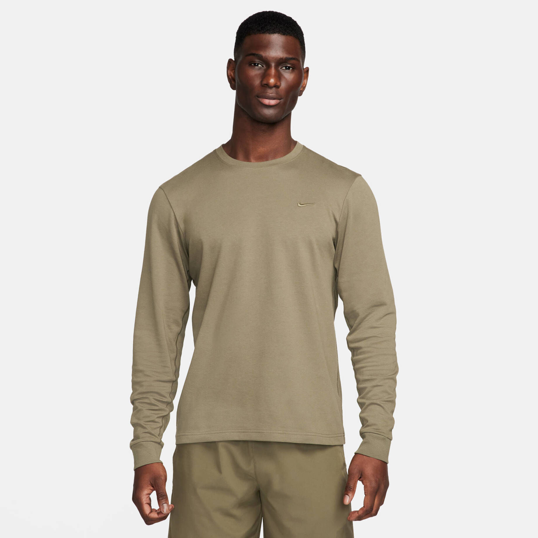 Nike| Herren Trainingsshirt PRIMARY Longsleeve Dri-FIT