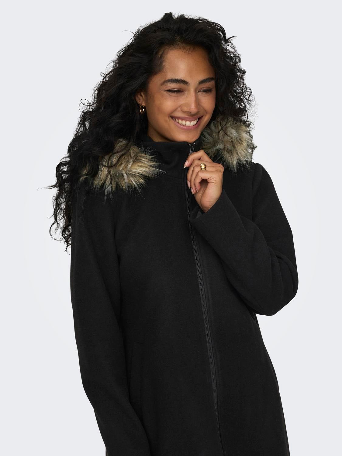 ONLNEWERICA Mantel Black