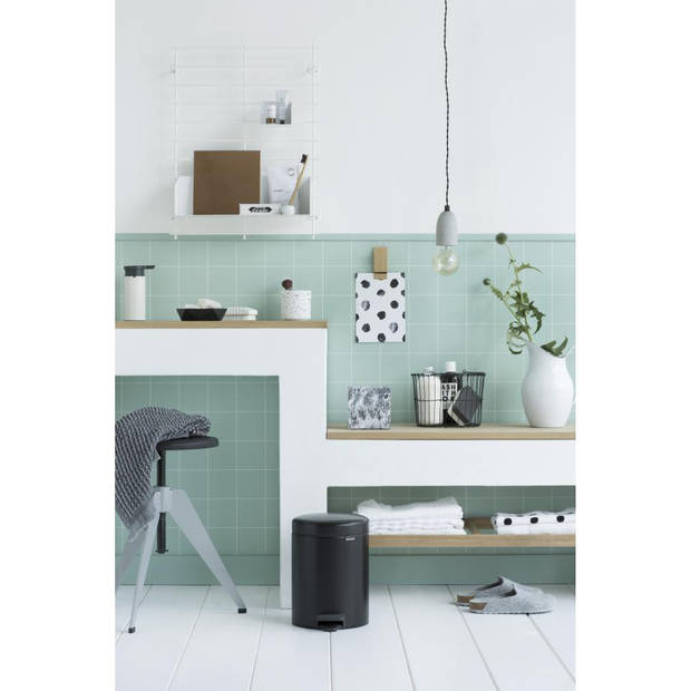 Brabantia newIcon pedaalemmer 5 liter met kunststof binnenemmer - Matt Black
